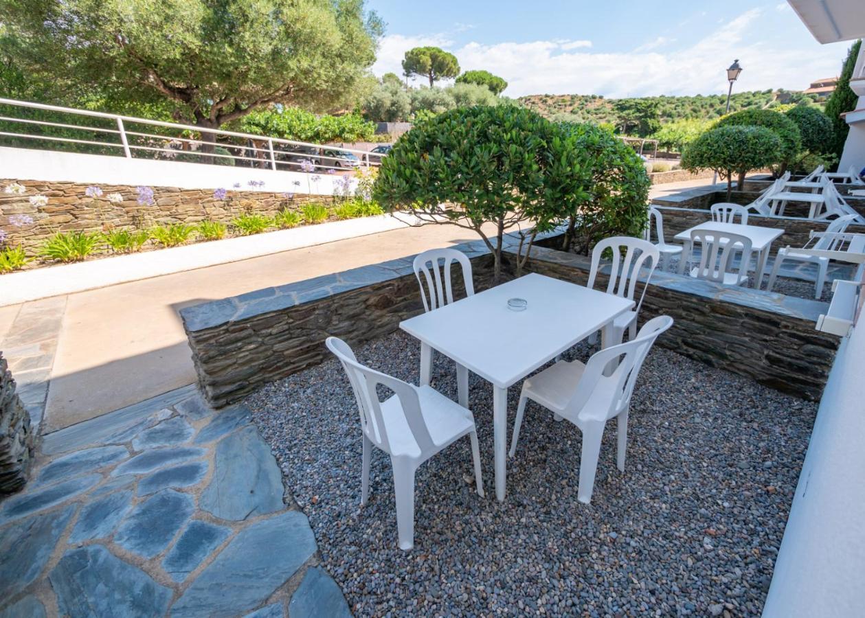 Hotel Calina Cadaqués Exteriör bild